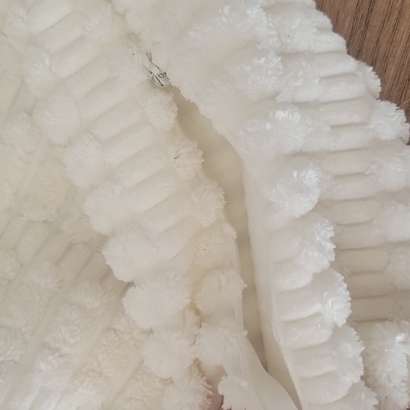 Textured Home Accent Pillow Covers, Ivory 18x18, Zip Close - Picture 2 of 2